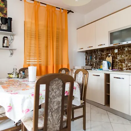 Artur Apartmán *